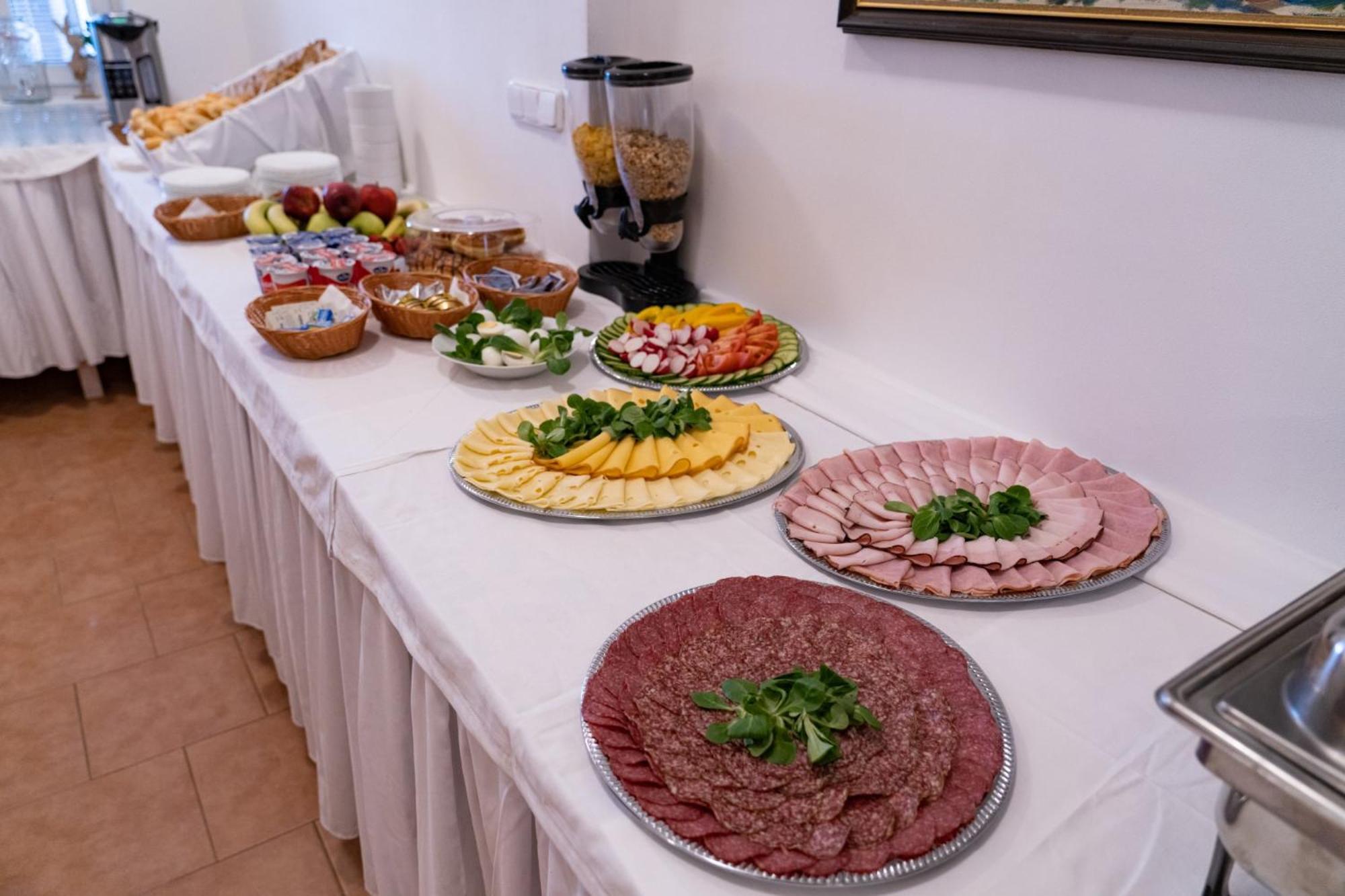 Pension Restaurace Florian พาฟลอฟ ภายนอก รูปภาพ